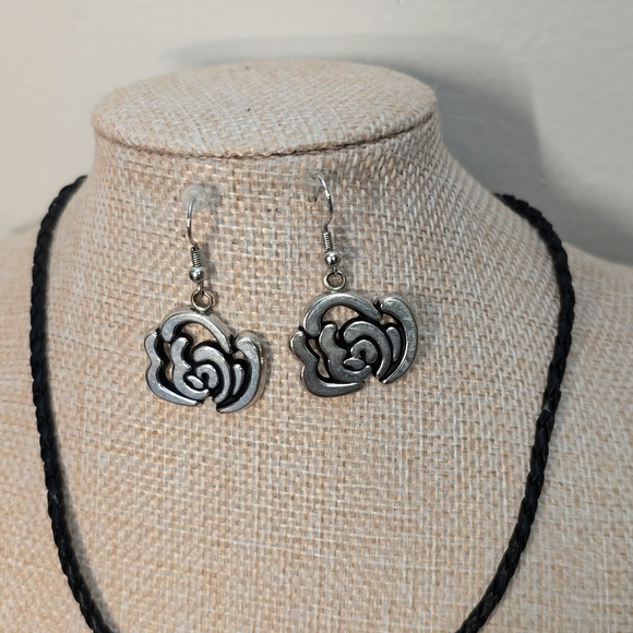 Set Necklace, Bracelet & Earrings - Picture 2 of 12